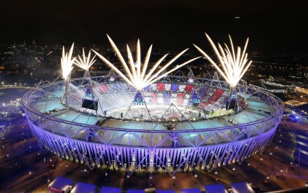 Церемония открытия игр Летней олимпиады 2012 года на Олимпийском стадионе в Лондоне